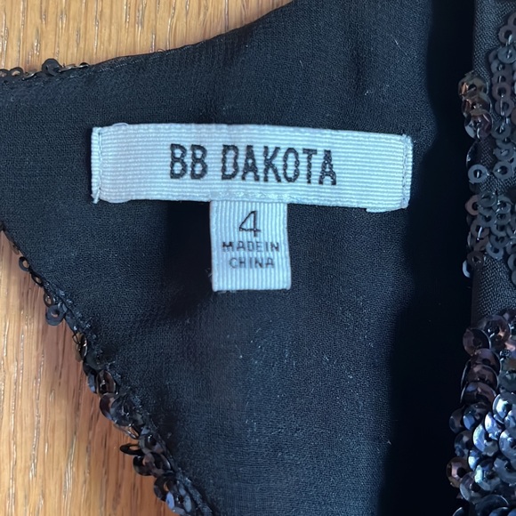 Black, sequin cocktail dress - Picture 3 of 3